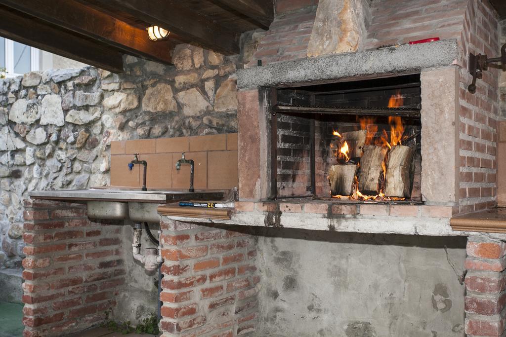 El Cabanon De Pimiango Pensionat Eksteriør billede